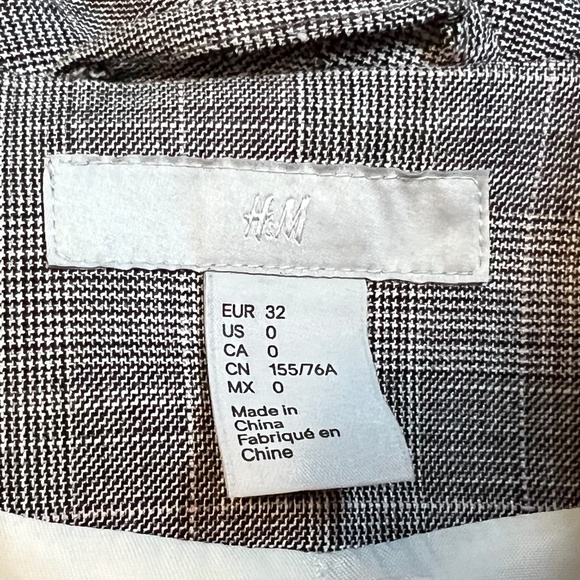 H&M Women's Blazer (Size 0) - Picture 8 of 16